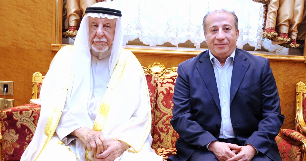 عبدالعزيز الغنام وإخوانه يستقبلون المهنئين بالعيد