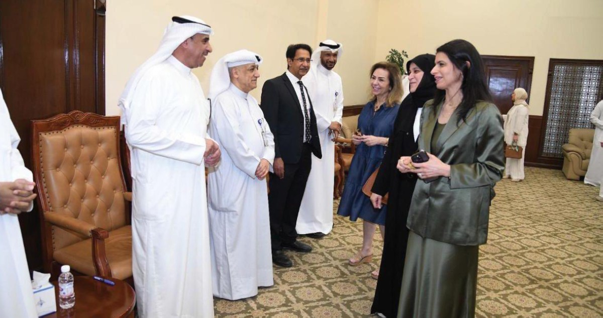 مدير 'التطبيقي' استقبل المهنئين :  تعزيز روح التعاون والعمل المشترك