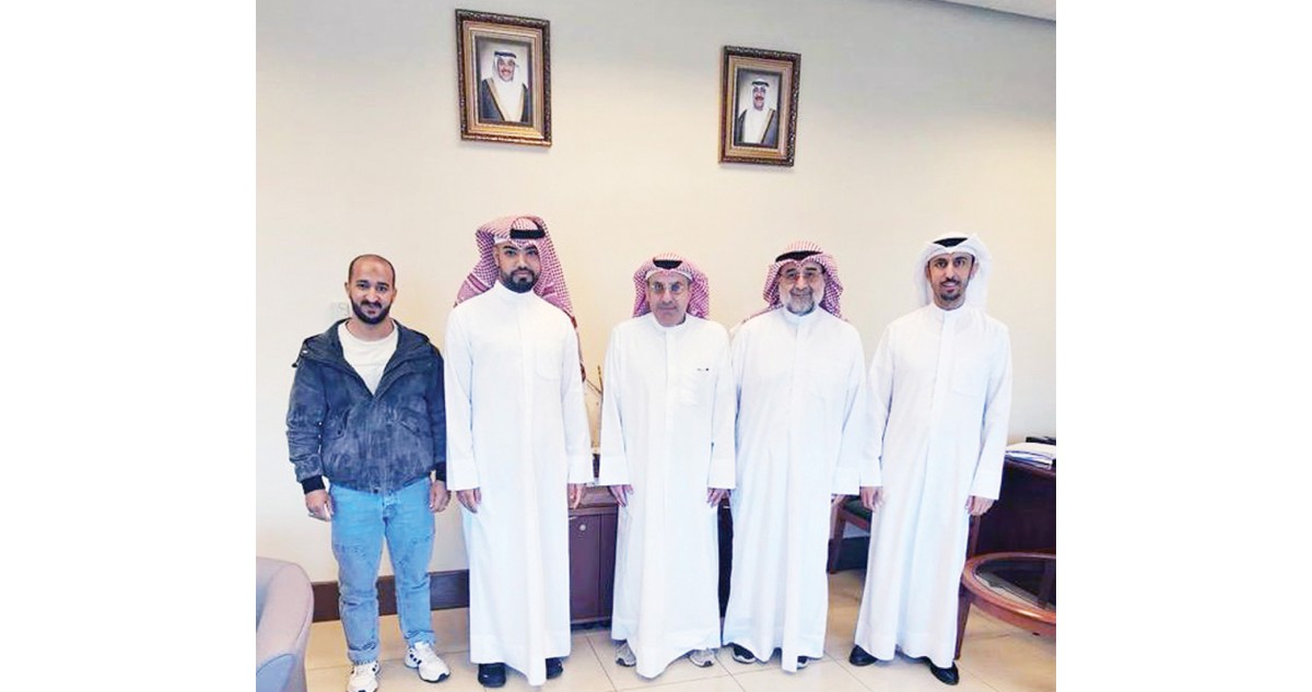 'العلوم الاجتماعية' كرّمت مديرها الإداري