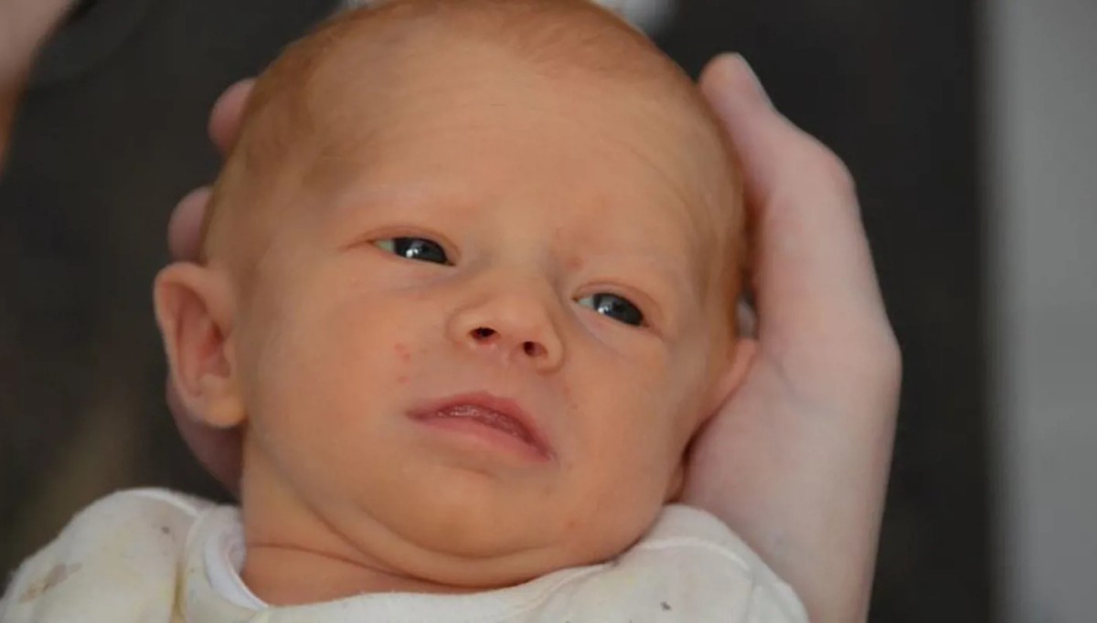 سابقة في بريطانيا: طفلة تولد من رحم مرزوع