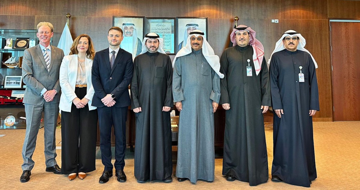 مطار  الكويت... عالمي