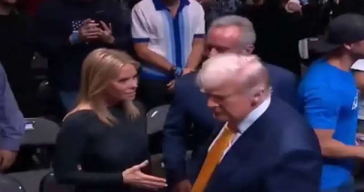 ترامب يحرج زوجة وزير الصحة في نزال UFC