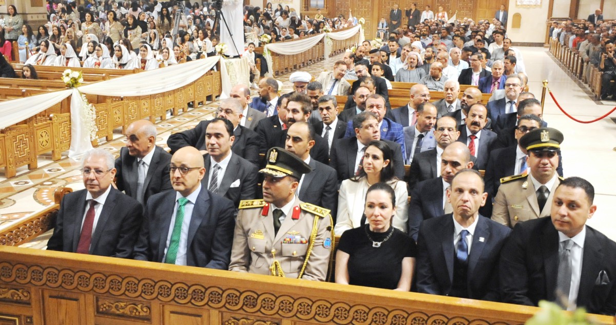 شلتوت في الاحتفال بعيد القيامة: مصر نموذج يحتذى بوحدتها الوطنية