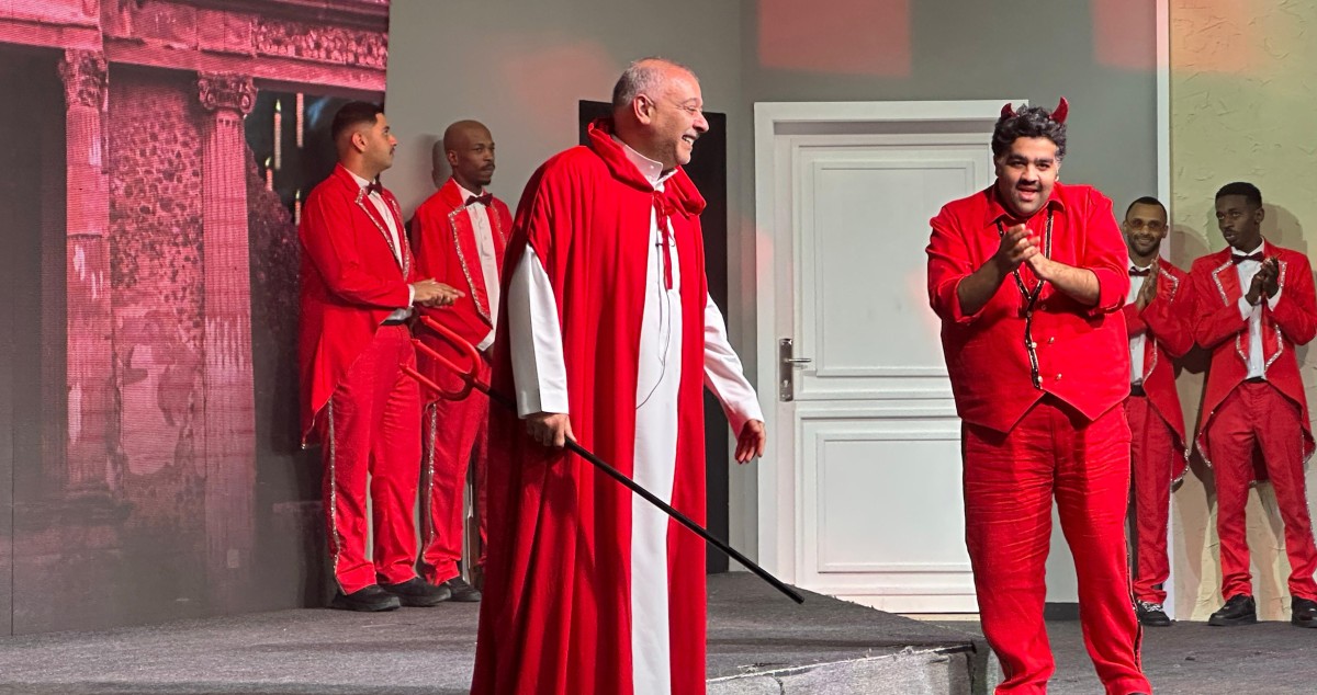 'عيال إبليس' خسروا معركتهم مع البشر على خشبة المسرح