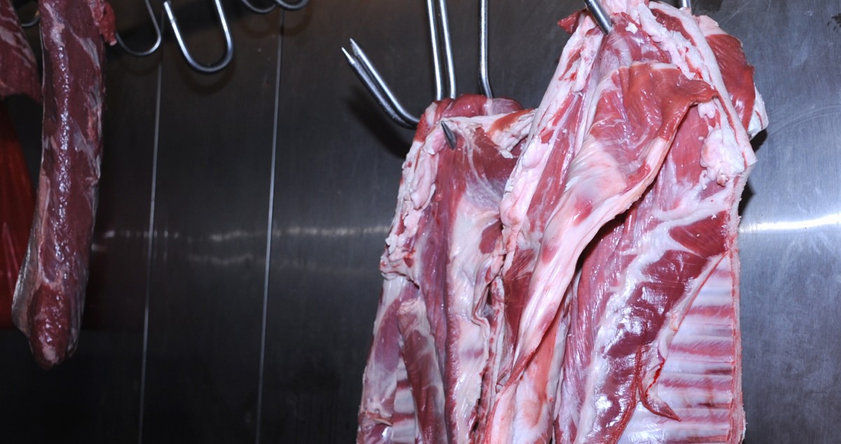 رغم 'الحمى القلاعية'... الطلب  على لحوم الأبقار 'طبيعي' والأسعار 'على حالها'