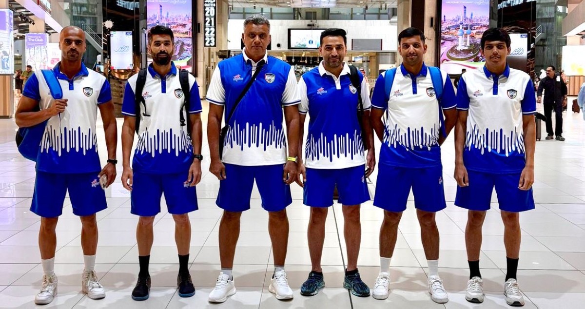 'الطائرة الشاطئية' غادر  إلى الدوحة