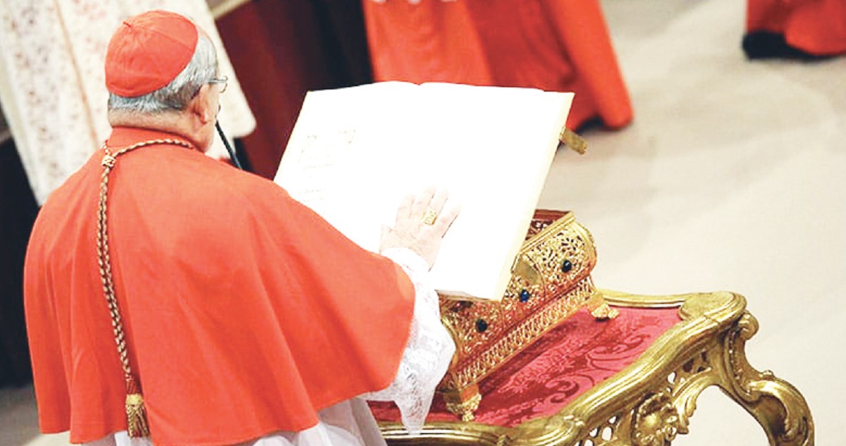 كرادلة العالم يجتمعون في أجواء من الصمت والصلاة لانتخاب البابا الجديد