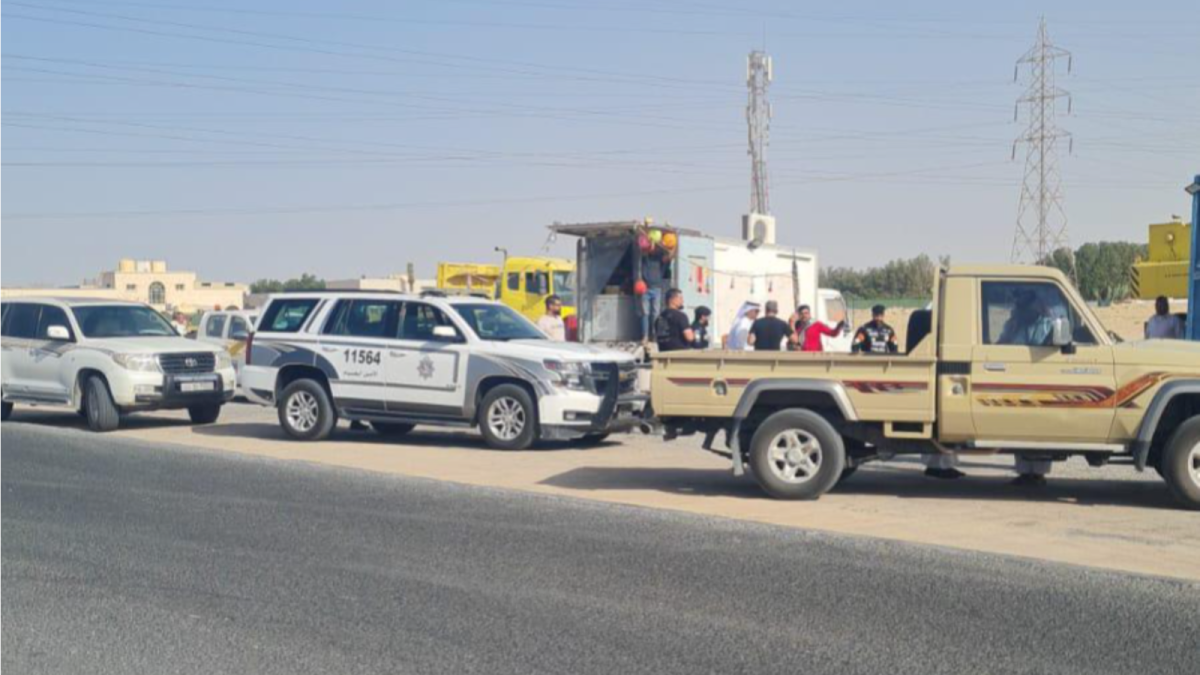 'البلدية': رفع 20 عربة متنقلة ومخالفة 16 بائعاً متجولاً وإزالة 10 مخيمات في 'الأحمدي'