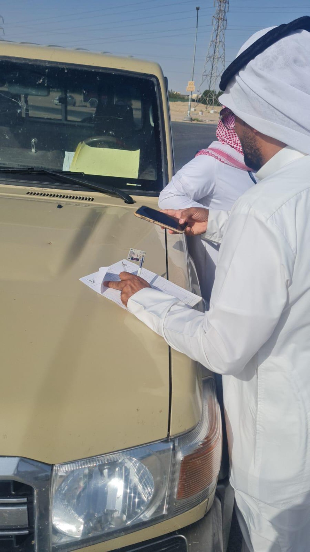 'البلدية': رفع 20 عربة متنقلة ومخالفة 16 بائعاً متجولاً وإزالة 10 مخيمات في 'الأحمدي'