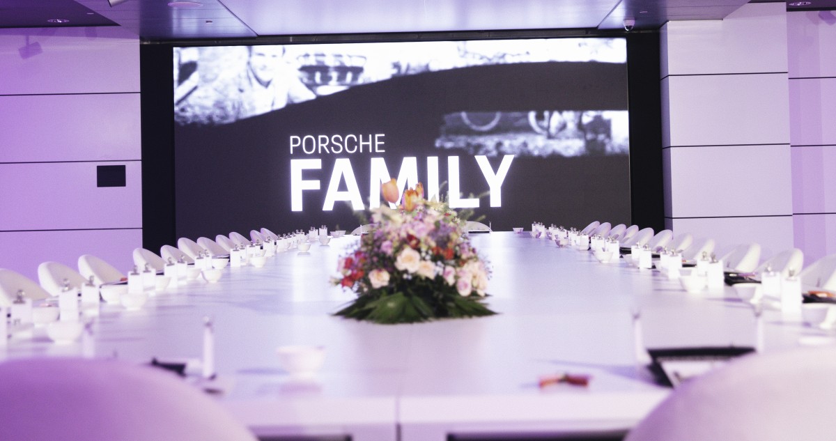 'أحلامها تقودها'... مركز بورشه الكويت يحتفي بالمرأة الكويتية في فعالية خاصة