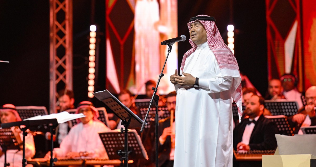 محمد عبده... أطرب جمهور دبي في 'كوكا كولا أرينا'