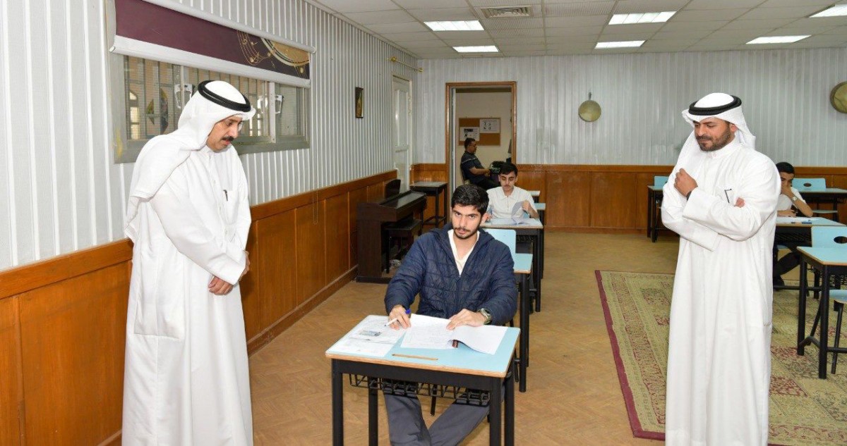 محافظ مبارك الكبير يشيد بجهود الإدارات المدرسية ومراقبي لجان اختبارات الثانوية العامة