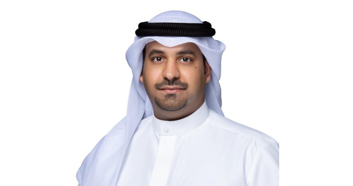 العبد الجادر يقترح تنظيم إنشاء وتصميم محطات انتظار حافلات آمنة وصديقة للبيئة