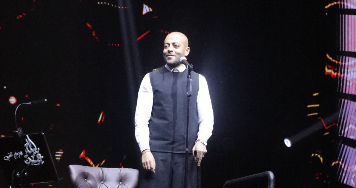 تامر حسني 'هرمون السعادة'... وتامر عاشور بالعكاز 'هيجيلي موجوع'