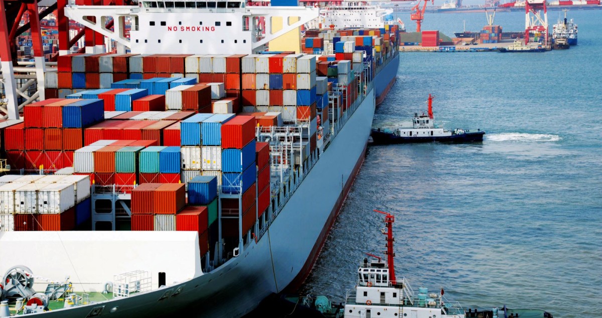 الشطي: 400% تكلفة إضافية على الواردات حال تغيير طرق الشحن