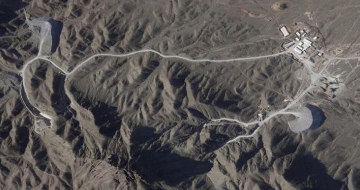 'جبل الفأس'... هل هو عَلَمٌ تحت رأسه النووي الإيراني؟