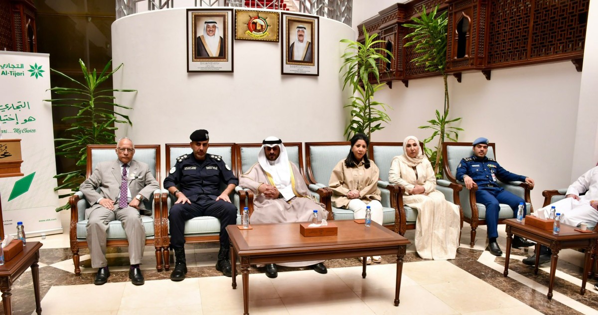 محافظ 'مبارك الكبير' يكرّم الطلبة الفائقين في الثانوية العامة