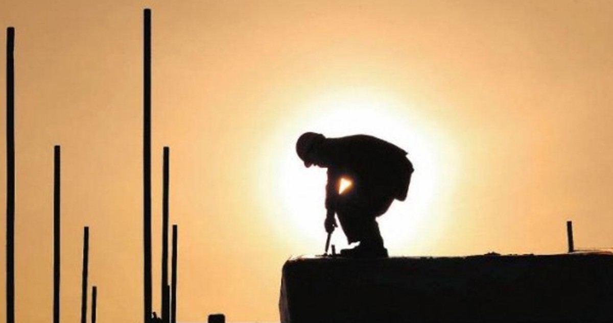 ضبط 33 عاملاً خالفوا حظر العمل في 'الظهيرة'