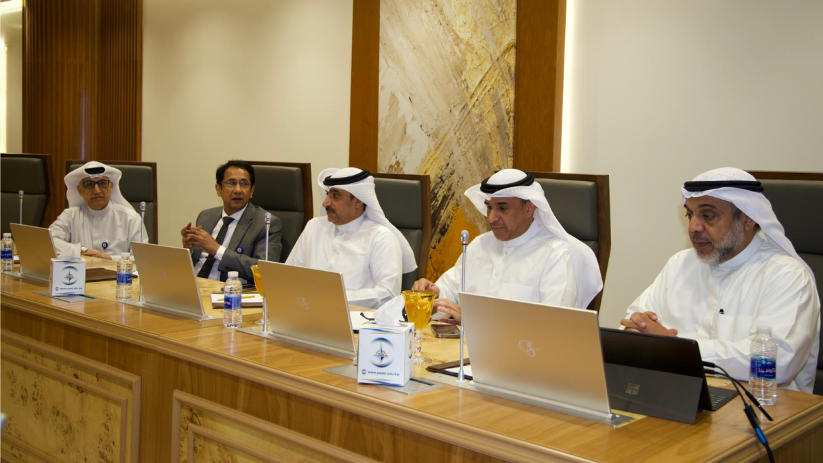 'التطبيقي' تبحث سبل التعاون الأكاديمي والتقني مع السفارة الأميركية