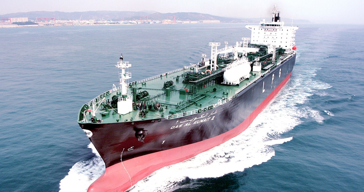 'ناقلات النفط' ترسي مناقصة أغطية الغاز المسال