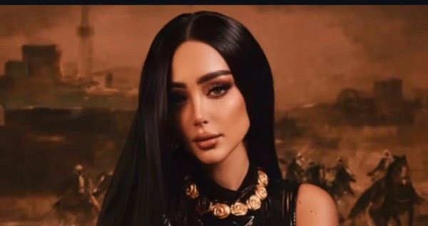 بسمة بوسيل في وجه المدفع بسبب غنائها في مسجد! #فنون 