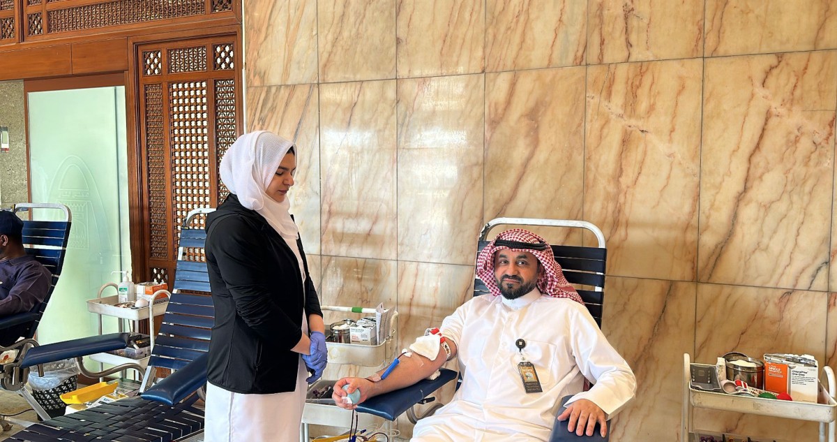 موظفو 'البلدية' يتبرعون بالدم ضمن حملة 'مبادرتكم أمل'