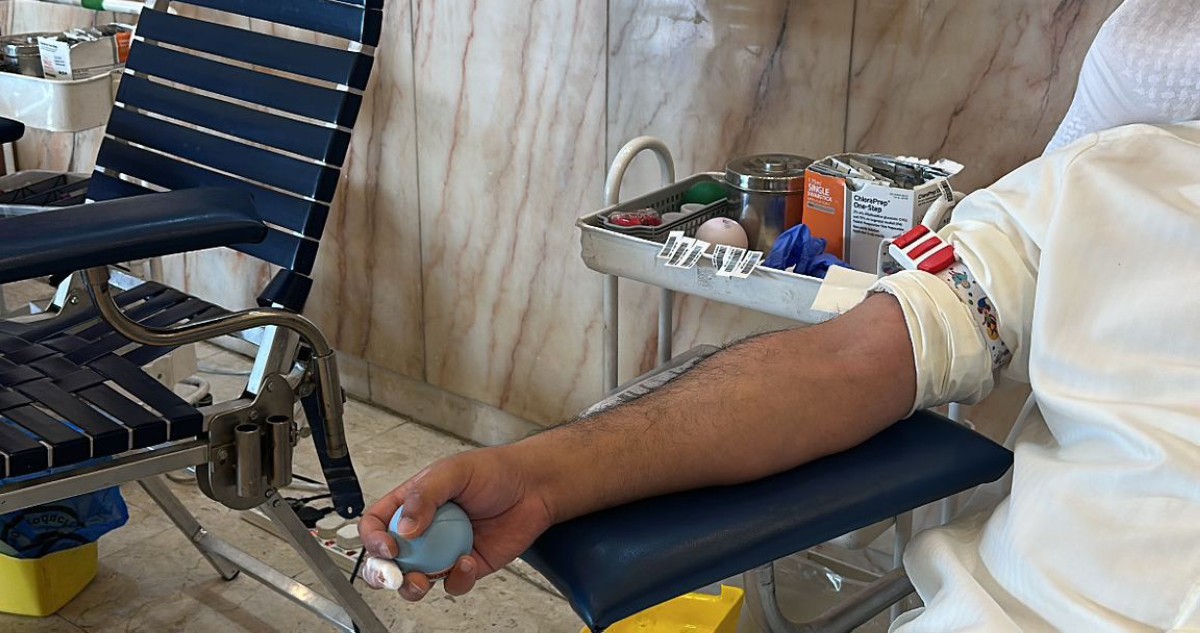 موظفو 'البلدية' يتبرعون بالدم ضمن حملة 'مبادرتكم أمل'