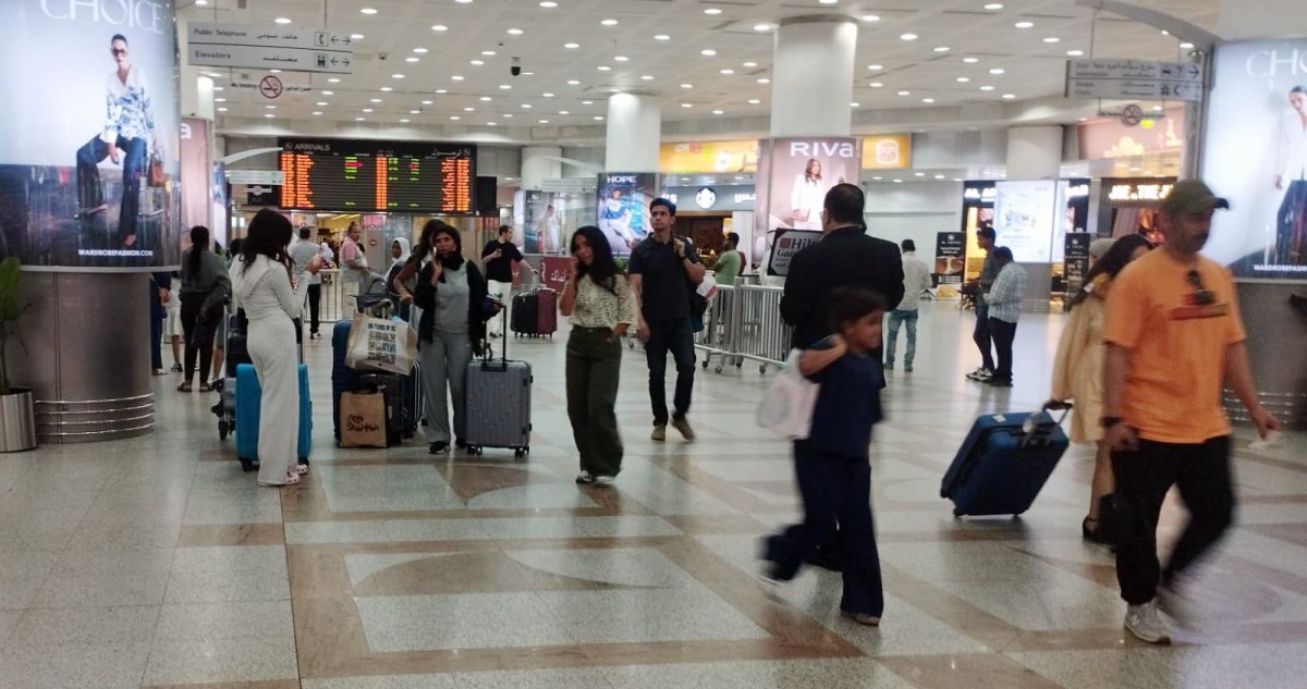 المطار يعج بالعائدين من العطلة الصيفية