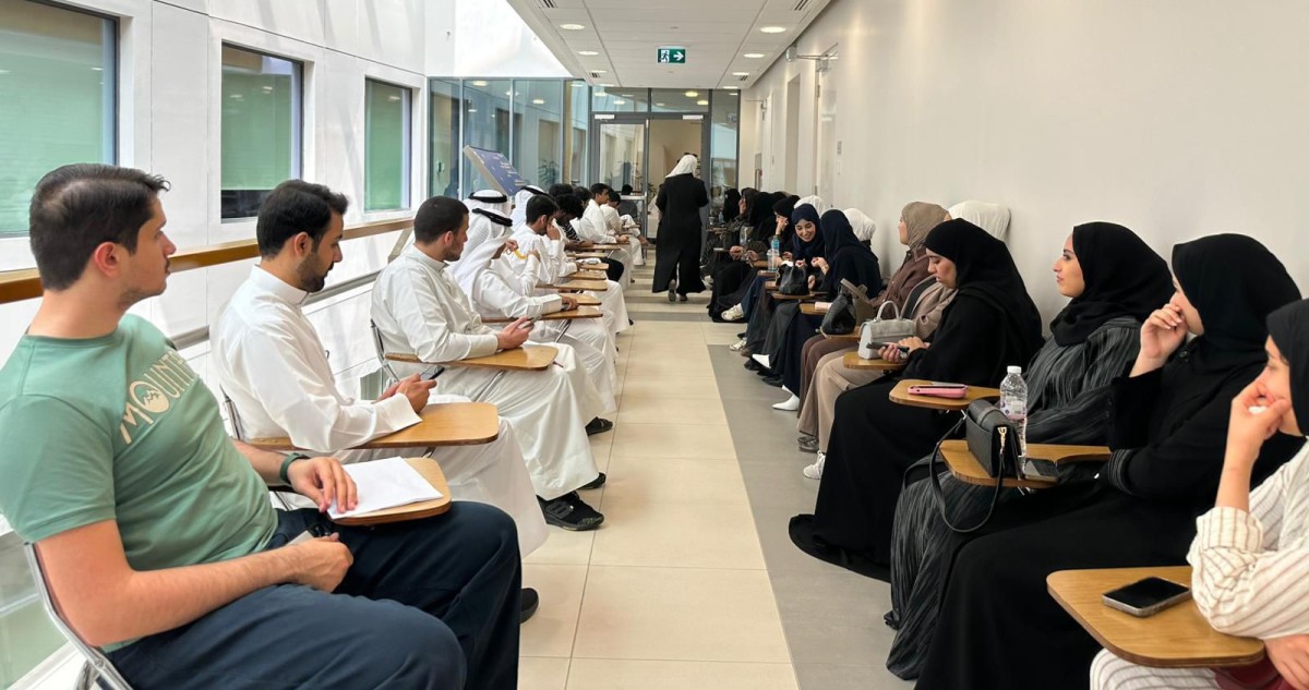 الميلم تتفقد 'الباي فورس' في جامعة الكويت