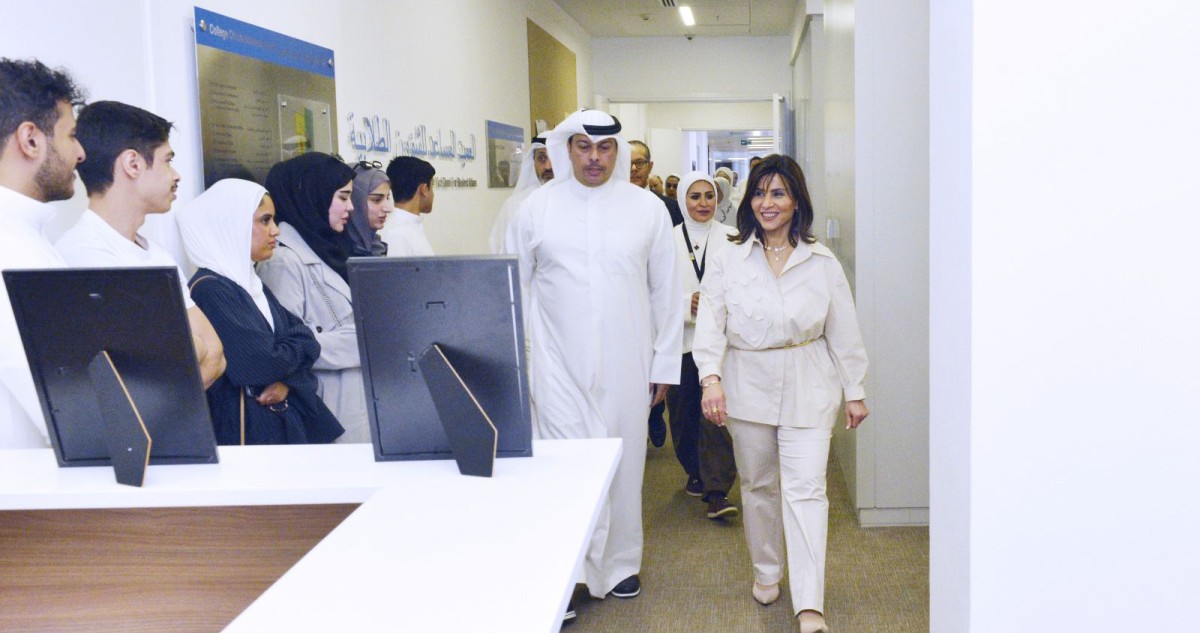 الميلم تتفقد 'الباي فورس' في جامعة الكويت