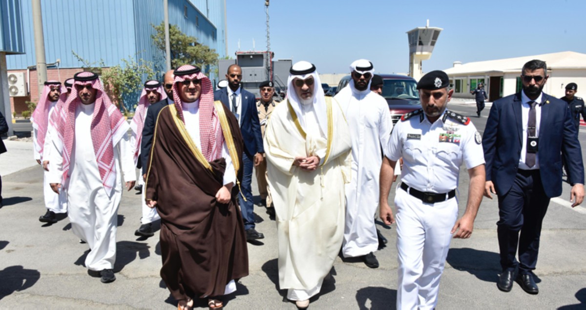 وزير الداخلية السعودي اختتم زيارة ناجحة للبلاد... رسمياً وشعبياً