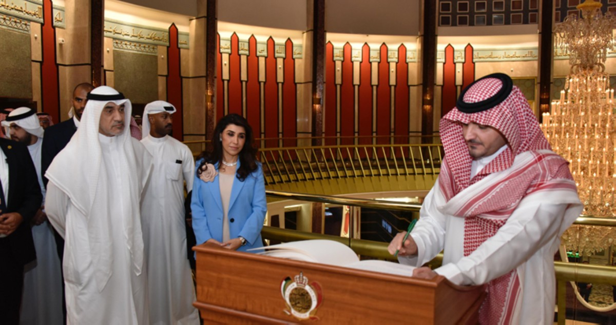 وزير الداخلية السعودي اختتم زيارة ناجحة للبلاد... رسمياً وشعبياً