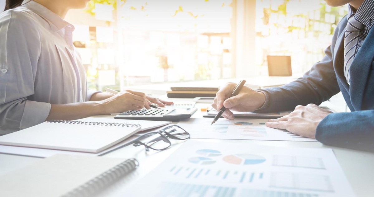 'شركات التحصيل' تحت المجهر: انتهاك للخصوصية ... وتفكك الأسر