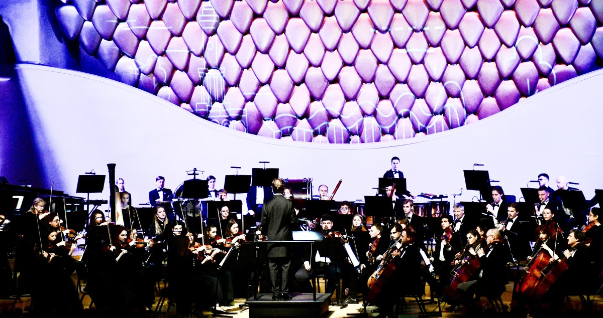 أوركسترا موسكو السيمفوني تعيد للموسيقى الكلاسيكية هيبتها