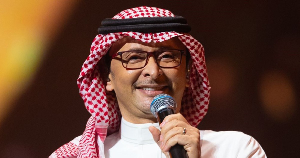 عبدالمجيد يبارك فوز الإمارات على عمان في حفل غنائي مباشر