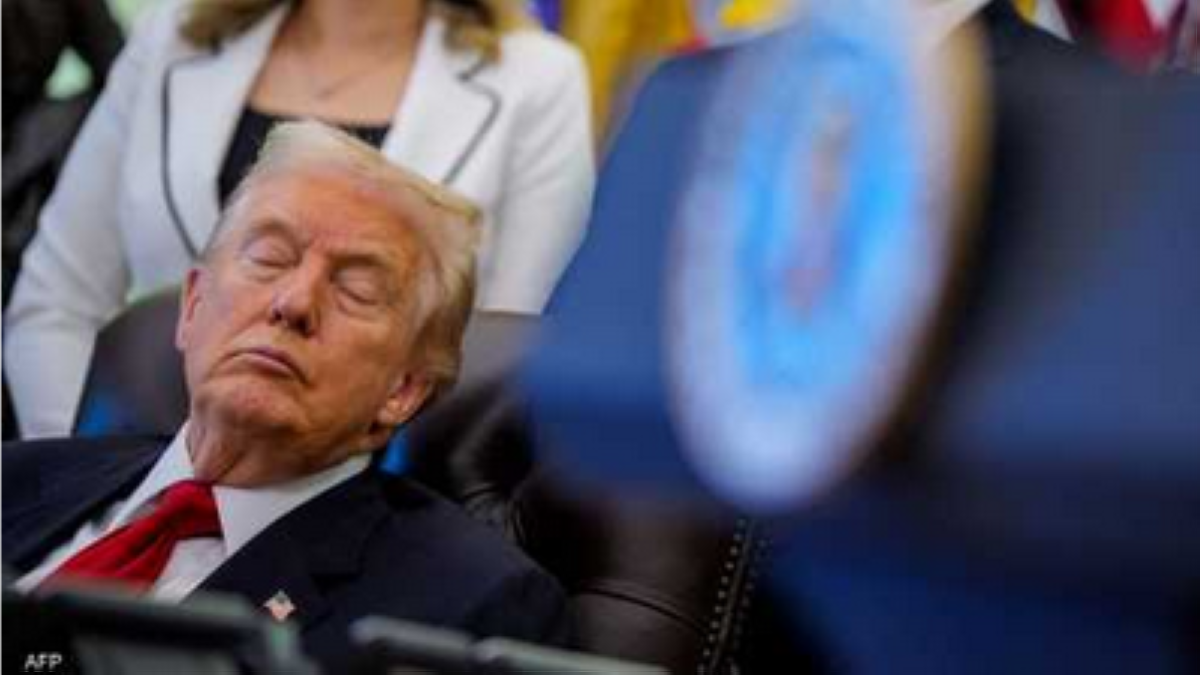 ترامب 'نائماً' ... صور  تثير الجدل بين الأميركيين