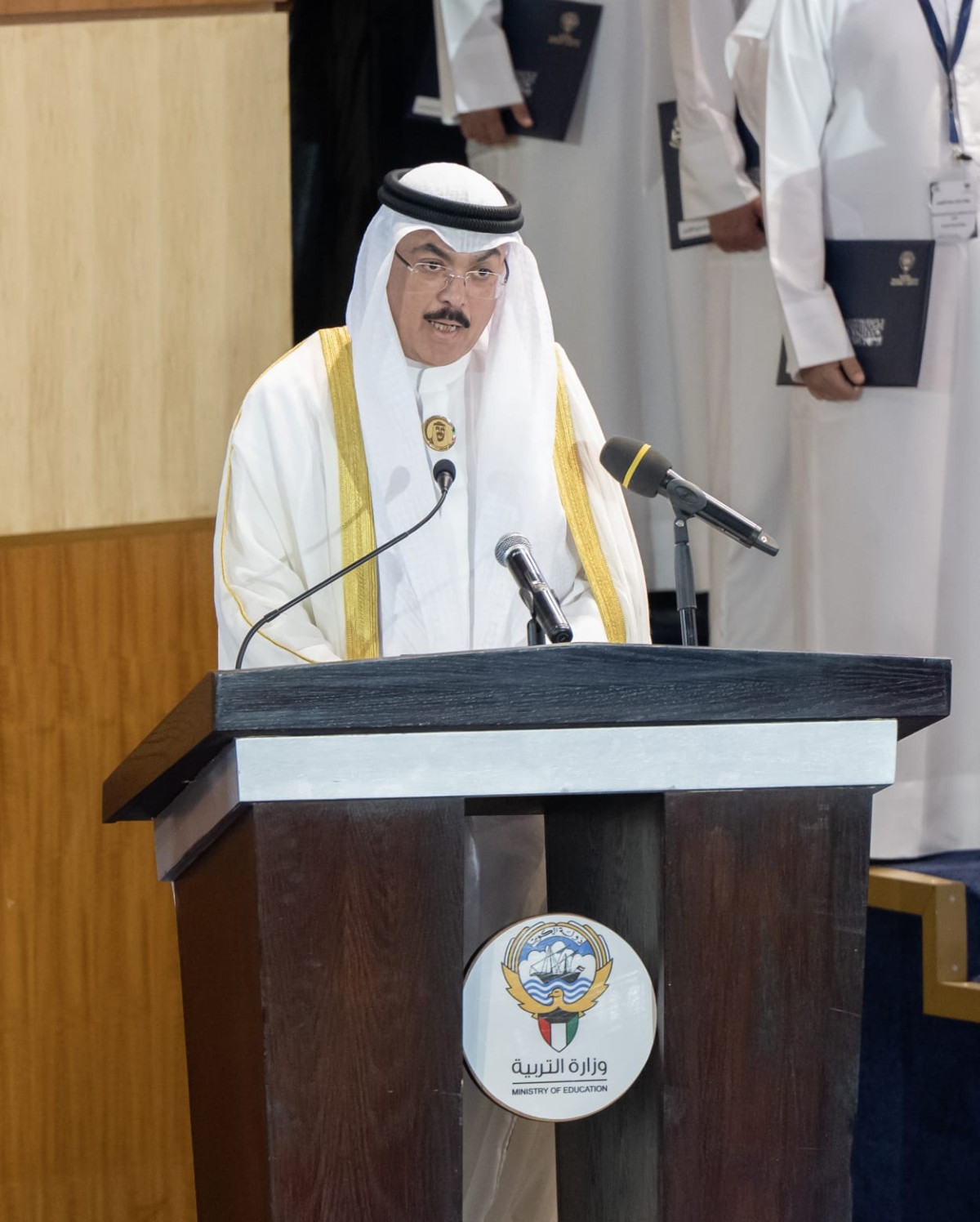سمو الأمير يكرم كوكبة من المعلمين والمدارس المتميزة بمناسبة اليوم العالمي للمعلم