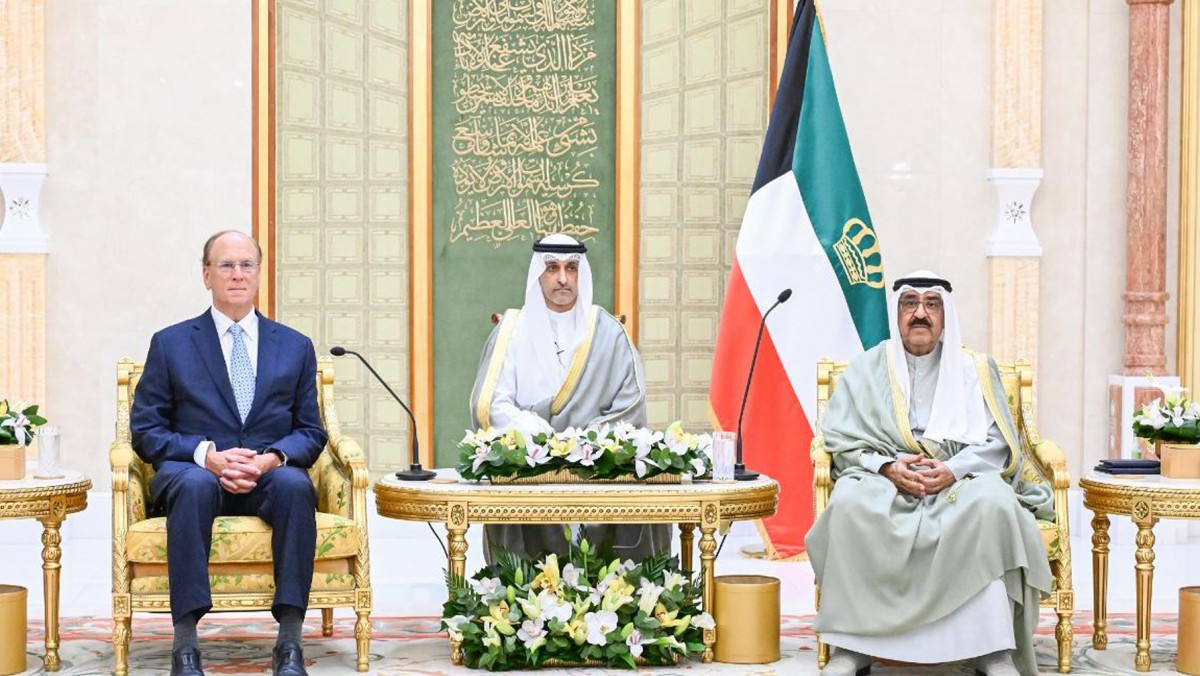 سمو الأمير: تعزيز المسارات الاستثمارية الجديدة والتعاون لخلق مجالات اقتصادية أوسع