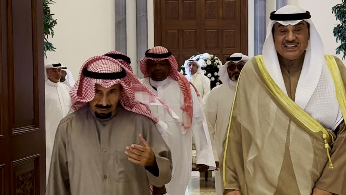 ديوان دار جابر يستقبل سمو ولي العهد وشيوخاً ومواطنين