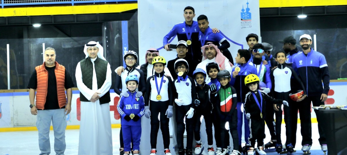 20 لاعباً شاركوا في بطولة التزلج السريع على الجليد