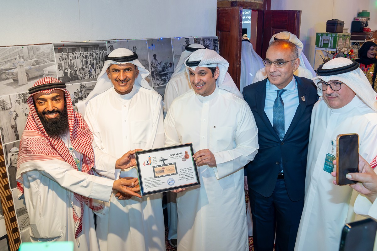 المطيري افتتح موسم الجهراء الثقافي: القصر الأحمر منصة نابضة تجمع الأصالة بروح الحداثة وتفتح آفاقاً للإبداع