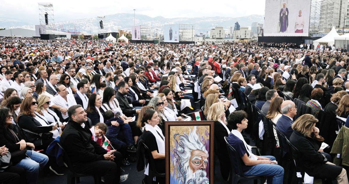 البابا يغادر لبنان ويحيي طرابلس والبقاع ويدعو لوقف القتال