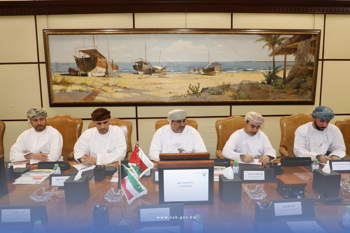 رئيس ديوان المحاسبة يبحث مع وفد عُماني الموضوعات الرقابية