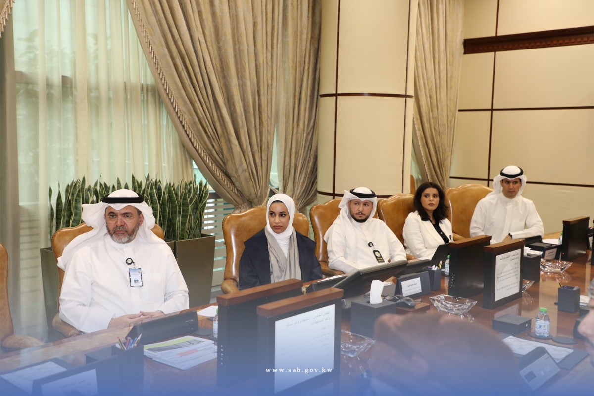 رئيس ديوان المحاسبة يبحث مع وفد عُماني الموضوعات الرقابية