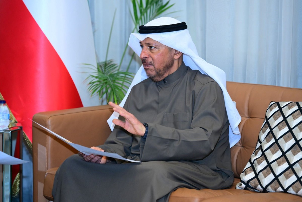 محافظ الفروانية يبحث مع أهالي خيطان تحسين الخدمات والبنية التحتية