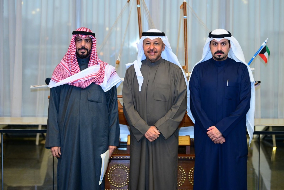 محافظ الفروانية يبحث مع أهالي خيطان تحسين الخدمات والبنية التحتية