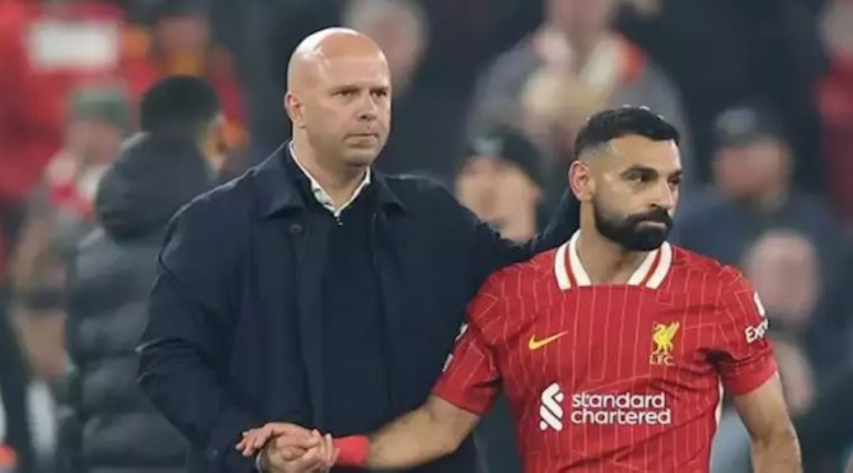 سلوت يخطط لاجتماع مع صلاح قبل مباراة ليفربول ضد برايتون