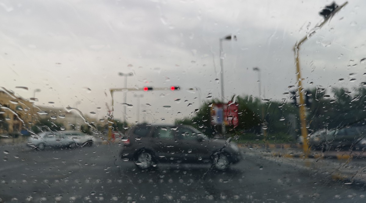 'الأرصاد': أمطار متفاوتة الشدة تستمر  حتى فجر الجمعة