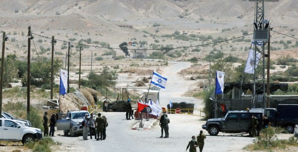 تل أبيب تبني على حدودها... حاجزاً أمنياً و #مصائد_درون 