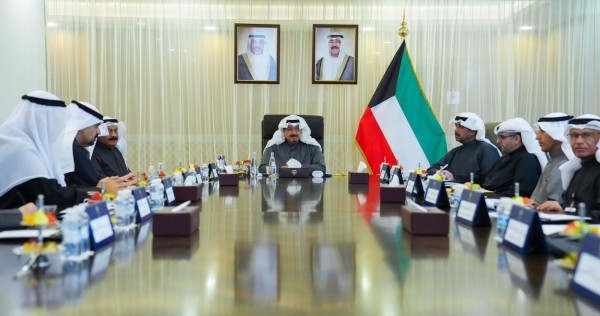 رئيس الوزراء: إحداث تحولات إيجابية في القطاعات التنموية وتوفير بيئة داعمة للطموحات الوطنية - ترأس الاجتماع الـ40 للجنة الوزارية لمتابعة تنفيذ المشاريع التنموية الكبرى 